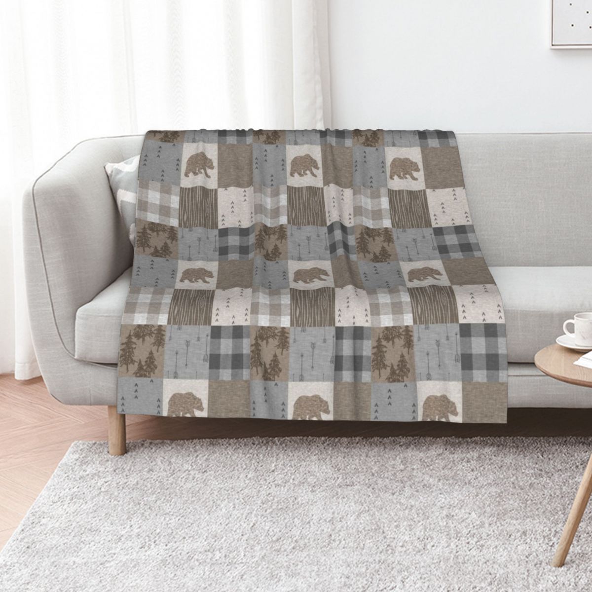 Neutral Throw Blanket - Manta de Patchwork com Urso -