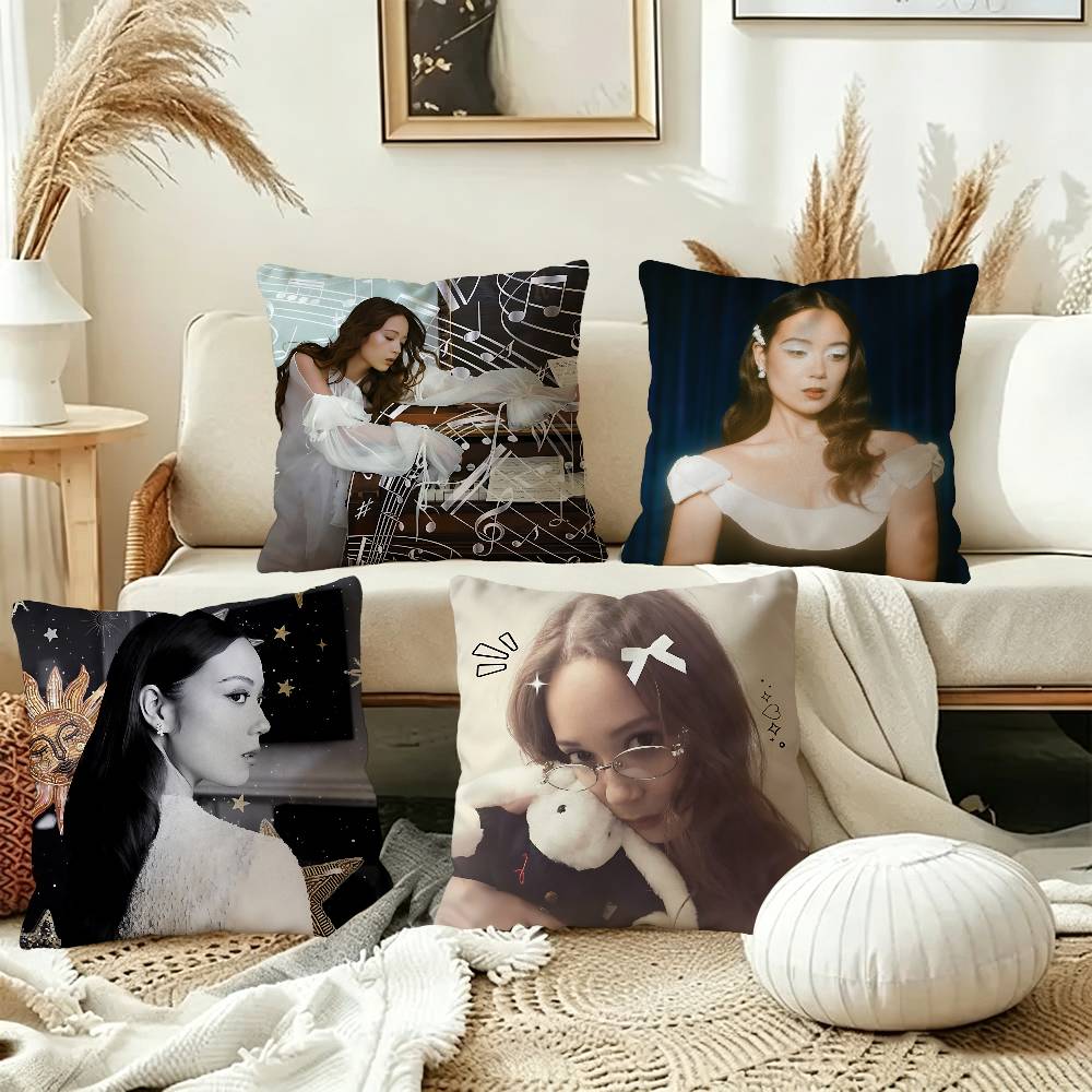 Singer L-Laufey.png Almofadas  - Home Decor Png avaliação e preço